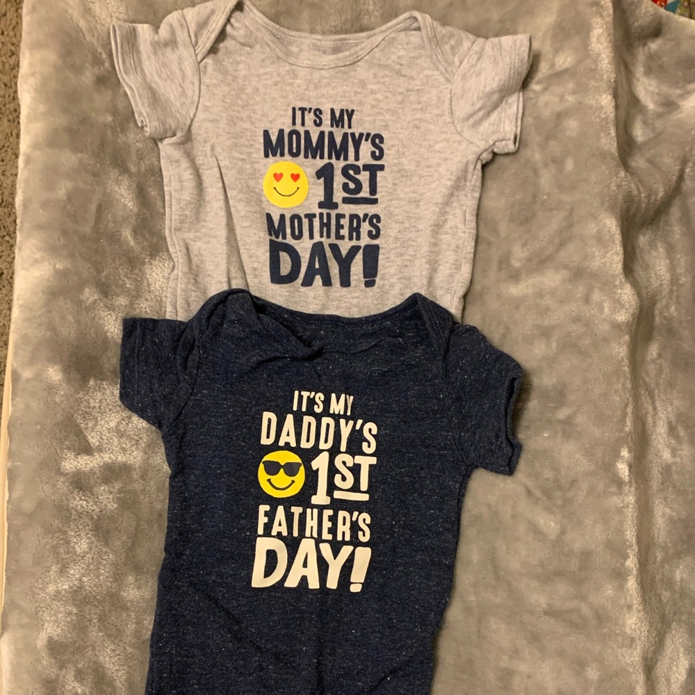 Carters 12M Mothers Day & Fathers Day Onesies